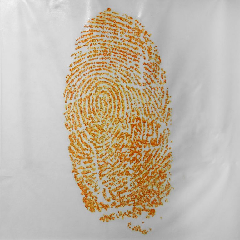 Fingerprint 1, Mixed media on Canvas (Under the light), 200 × 200 cm, 2017 指紋 1，複合媒材、畫布(開燈)，200 × 200 cm，2017